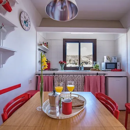 Casa Adelina Haria